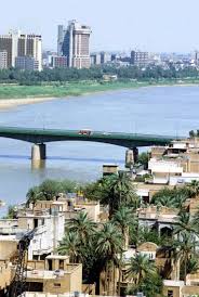 بغداد 1982 جسر الجمهورية وباص ريم الأحمر والأصفر Baghdad Islamic World Baghdad Iraq