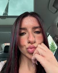 Sarah Madden's Instagram, Twitter & Facebook