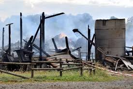 Séjour en immersion à la ferme ! Quatre Mois Apres L Incendie De La Grange A Jaleyrac Cantal La Famille Charbonnel S Est Battue Pour Conserver La Ferme Jaleyrac 15200