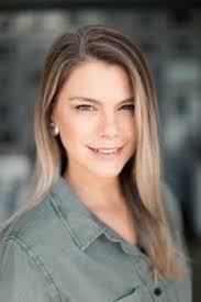 Julie Daggett's Instagram, Twitter & Facebook