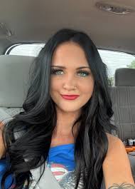 What do guys think of my ACNH Halloween Costume 🤪 Anyone knows who i am?  😜