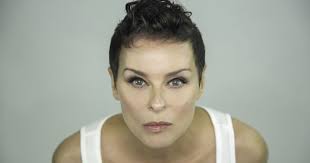 Sahra wagenknecht rechnet mit dem potenziellen koalitionspartner spd ab. Soul Pop Lady Lisa Stansfield Kommt 2019 Nach Deutschland Queer De