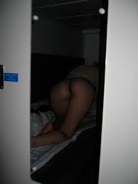 Разврат в поездах - горячие сцены с женщинами в вагоне