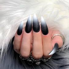 Pointy Black Acrylic Nail Ideas Best Black Stiletto Nails Designs For Your Halloween Ostty Halloweennailart Black De In 2020 Black Stiletto Nails Black And White Nail Designs Black Nail Designs