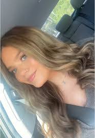 Savannah Mitchell's Instagram, Twitter & Facebook