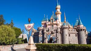 Welcome to the official facebook page of the disneyland resort! Sleeping Beauty Castle Walkthrough To Reopen May 28th