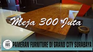Kita ke topik selanjutnya yaitu tentang kayu jati, kayu jati di percaya bahan utama terbaik untuk segala jenis pembuatan furniture apalagi furniture dengan relief ukiran, karena kayu jati mudah untuk di pahat, namun tahukah anda kalau ternyata harga kayu jati sangat. Pameran Furniture Harga Meja Rosewood Mencapai 300 Juta Rupiah Youtube