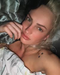 52 seconds of my first cold plunge followed by other things in my camera  roll 🖤🦋🌸🌈✌🏽✨ Thx to @aouellets for the documentation & day 😂