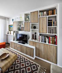 Bibliotheque Blanche Et Bois Noyer Sur Mesure Avec Meuble Tv En 2020 Meuble Tv Rangement Meuble Salle A Manger Meuble Rangement Salon
