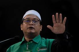 — foto oleh mukhriz hazim. Ex Pas Info Chief Now Yadim Chairman After Nik Aziz S Son Resigns Malaysia Malay Mail