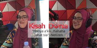 Ds siti nurhaliza & datuk k duduk semeja bersama zamani semasa jamuan makan selepas konsert 3 suara di istana budaya. Video Gelagat Ds Siti Nurhaliza Mengajuk Lagu Zamani Buat Netizen Terhibur Kisah Dunia