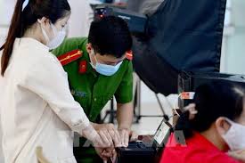 Đối với các hồ sơ cấp thẻ cccd mã vạch, bộ đề nghị các tỉnh, thành phố hoàn thiện để chuyển dữ liệu điện tử cho cục cảnh sát quản lý hành chính về trật tự xã hội. NgÆ°á»i Dung Cmnd 9 Sá»' Khi Chuyá»ƒn Sang Cccd Gáº¯n Chip Co Bá»‹ Ä'á»•i Sá»'