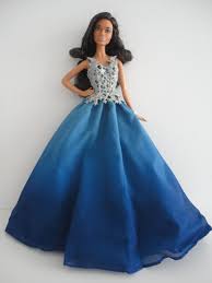 Barbie Holiday 2016 Aa Dgx99 In 2020 Holiday Barbie Dolls Barbie Dresses