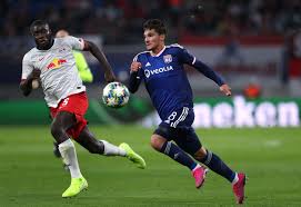 Lyon midfielder houssem aouar has broken his silence after a transfer to arsenal failed to materialise in the summer transfer window. Ligue 1 Transfer Target Lyon Midfielder Houssem Aouar Psg Talk