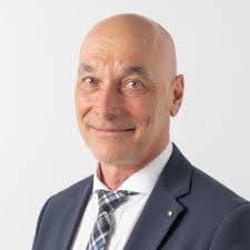 Walter Barta: Ausbildung und Berufserfahrung