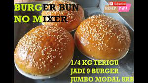 Roti burger mini, gebu dan lembut memang boleh dibuat sendiri di rumah dengan menggunakan tepung roti dan juga tepung gandum. Resep Burger Bun No Mixer Modal 8 Ribu Jadi 9 Burger Jumbo Youtube