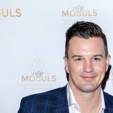 Derek King (@DGKING86)