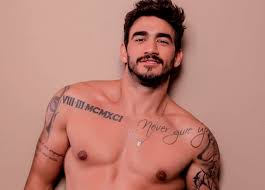 Wagner santiago, ex de gleici damasceno, surpreendeu ao surgir em imagens íntimas com uma mulher. Midianews Gui Napolitano Diz Que Ja Fez Sexo A Tres E Quase Ganhou Beijo Grego