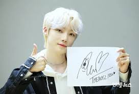 Tanda tangan berlaku sebagai segel. 7 Idol Kpop Ini Punya Tanda Tangan Paling Unik