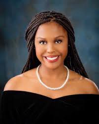 Francesca Mckinney's Instagram, Twitter & Facebook