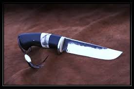 Couteaux Pliants Et Couteaux Droits Fabrication De Couteaux Artisanaux Sur Mesures Et Custom A Massingy En Haute Couteaux Artisanaux Couteau Couteaux Pliants