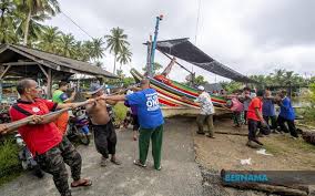 Nelayan asing menggunakan musim tengkujuh sebagai alasan untuk 'berlindung' berhampiran pulau di sekitar perairan terengganu. Bernama Nelayan Kampung Pulau Gajah Rehatkan Bot Sementara Sepanjang Musim Tengkujuh