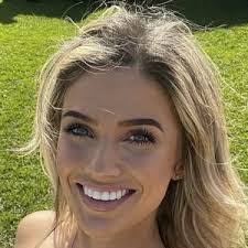 Rachael Foster's Instagram, Twitter & Facebook