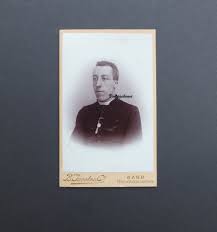 Photographie Jeune Pretre 1900 Cdv B Jacobs Co Gand Etsy Pretresse Col Romain Vierge Marie