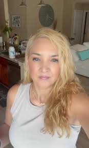 How Your Body Language Affects Leadership Presence