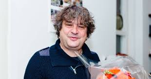 Frank lammers gezin.rechttoe rechtaan albertus gerardus petrus maria lammers (mierlo, 10 april 1972) is een nederlandse entertainer en chef. Frank Lammers Speelt Karl Marx Bij Het Zuidelijk Toneel In Tilburg Tilburg Bd Nl