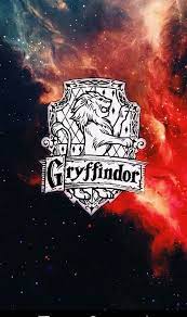 The Hogwarts House Of The Brave Gryffindor Harry Potter Wallpaper Harry Potter Background Harry Potter Pictures