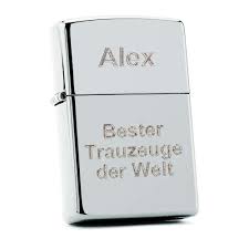 A zippo lighter is a reusable metal lighter produced by zippo manufacturing company of bradford, pennsylvania, united states. Zippo Mit Text Gravur Chrom Poliert Individuelle Geschenke Online Kaufen