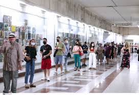 Jun 05, 2021 · σαν σήμερα ο αμερικανός τσάρλι κόουλ, φωτογραφίζει τον διαδηλωτή που σταματάει μια φάλαγγα 17 κινεζικών αρμάτων μάχης στη διάρκεια της καταστολής των διαδηλώσεων της πλατείας τιενανμέν τον ιούνιο του 1989. Koronoios 2 845 Nea Kroysmata Sthn Ellada Shmera 30 07