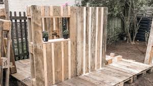 Diy Spielhaus Aus Paletten Selber Bauen Teil 1 Diy Spielhaus Spielhaus Selber Bauen Gartenhaus Bauen