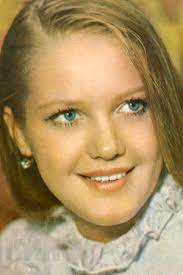 С 1984 года является заслуженной артисткой рсфср. Elena Proklova Biografiya Filmografiya Fotografii Aktrisy