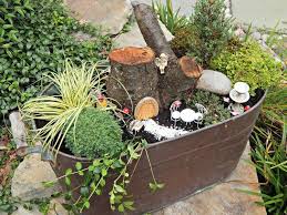 Geraumiger Feengarten In Einer Alten Wanne Mini Garten Diy Feengarten Zinkwanne Bepflanzen