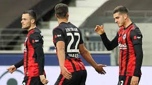 Mit schlanker passform für ein maßgeschneidertes gefühl erstklassiges material: Eintracht Frankfurt Trikot Leak Das Sge Heimtrikot 2021 22