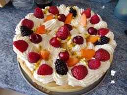 Le Solferino Bien Souvent Oublie Une Base Feuilletee Qui Accueille Une Creme Patissiere Surmontee D Une Couronne De Pate Pate A Choux Alimentation Cheesecake