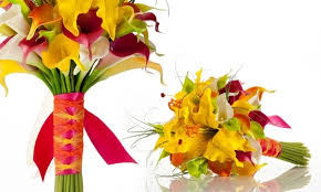 Handheld bouquets are classified by several different popular shapes and styles, including nosegay, crescent. The Perfect Flower Bouquet For Any Beach Wedding Wedpics Blog