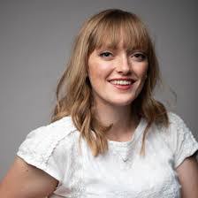 Lora Barry's Instagram, Twitter & Facebook