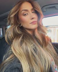 Happy Friday sunshine.☀️ I have a few openings next week and am accepting  new clients! If you're feeling uninspired lately I welcome you to have a  seat in my chair. Relax. And