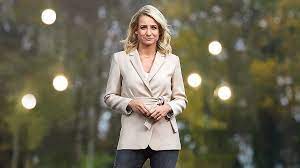 Caroline tensen is verrast over het nieuws dat 'haar kindje' dna onbekend voortaan gepresenteerd wordt door dionne stax. Dionne Stax Natuurlijk Gaat De Kritiek Onder M N Huid Zitten
