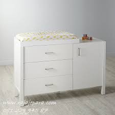 Atau dengan menggunakan kayu mahoni cat duco. Lemari Pakaian Bayi Harga Murah Minimalis Rajajepara Com