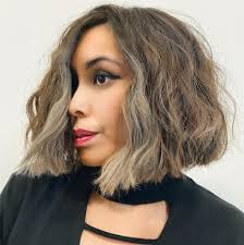 The trick to achieving a loose wave like negin's is to remember that the hair doesn't have to fall perfectly flat against the curling iron. 50 Bomb Wavy Bob Haircuts For The Current Season Hair Adviser