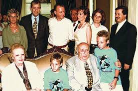 Cavit çağlar (born 1944, komotini, greece) is a turkish businessman and politician. Cavit Caglar 10 Yilda 440 Milyon Dolarlik Borcunun Sadece 1 6 Milyonunu Odedi