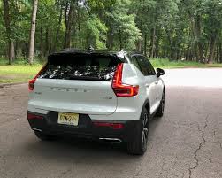We put the 2019 volvo xc40 to the test in and around barcelona to see what it takes from its bigger siblings and what it brings to the table. 2019 Volvo Xc40 Review Swedish Perfectionism In Practice 95 Octane Volvo Volvo V40 Cross Country Volvo V40
