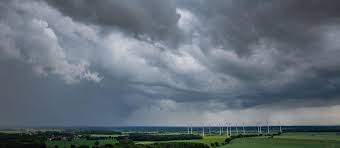 Deadly Hailstorm Threatens US Midwest: Tennis-Ball-Sized Ice Chaos Follows Germany's Wetter Morgen Alert