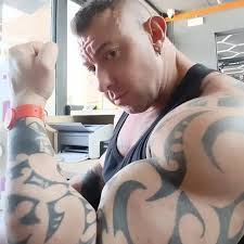 Quién marcará el primer gol en el #VillarrealBarça? 💛 Gerard Moreno ❤️ Leo  Messi #vivelaligaconshell