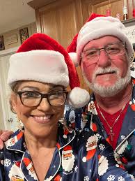 Can someone create a Christmas-themed picture?