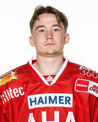 Kevin Bicker's Instagram, Twitter & Facebook